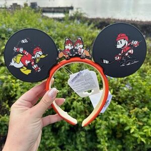 2025 Disney Epcot Canada Pavilion Hockey Ears Headband Mickey & Friends NWT